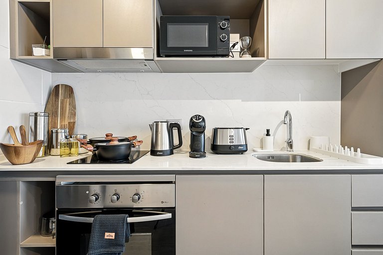 Self Check-in | Premium Bed | High Speed Wifi