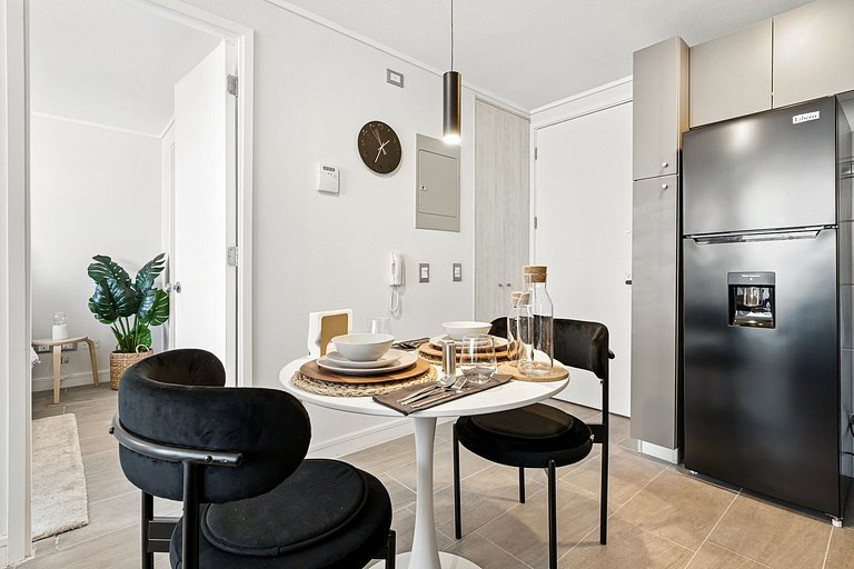 Self Check-in | Premium Bed | High Speed Wifi