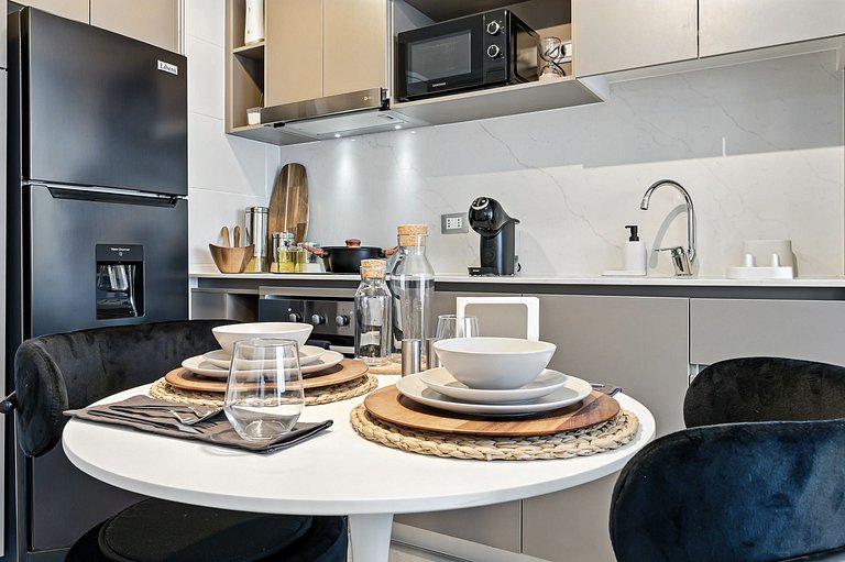 Self Check-in | Premium Bed | High Speed Wifi