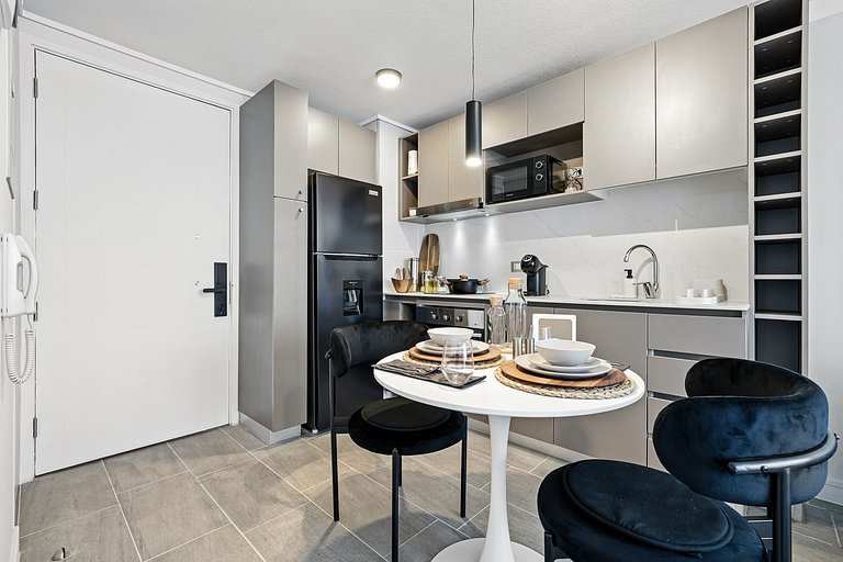 Self Check-in | Premium Bed | High Speed Wifi